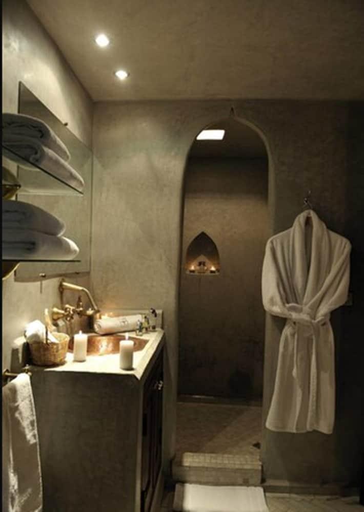 Riad Le Jardin D'Abdou Marraquexe Exterior foto A spa bathroom